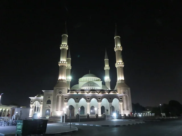 مسجد الفاروق عمر بن الخطاب (المسجد الأزرق بدبي)