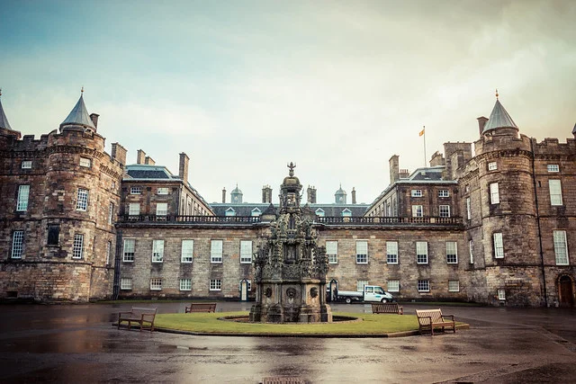 قصر هوليرودهاوس