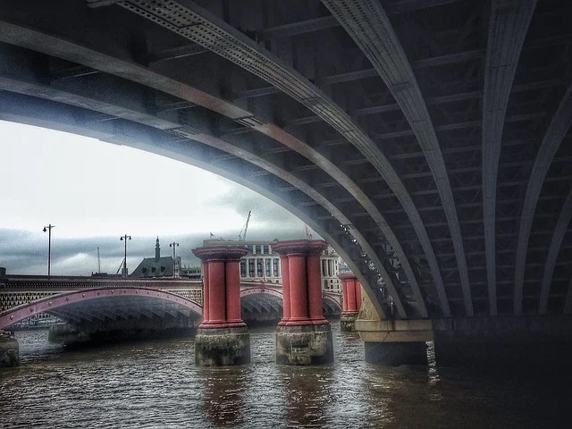 جسر بلاكفرايرز