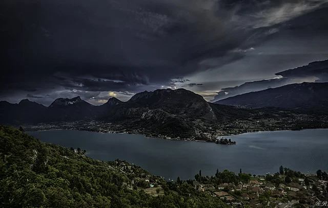 بحيرة آنسي (Lac d'Annecy)
