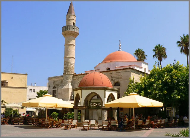 ساحة إليفثيرياس