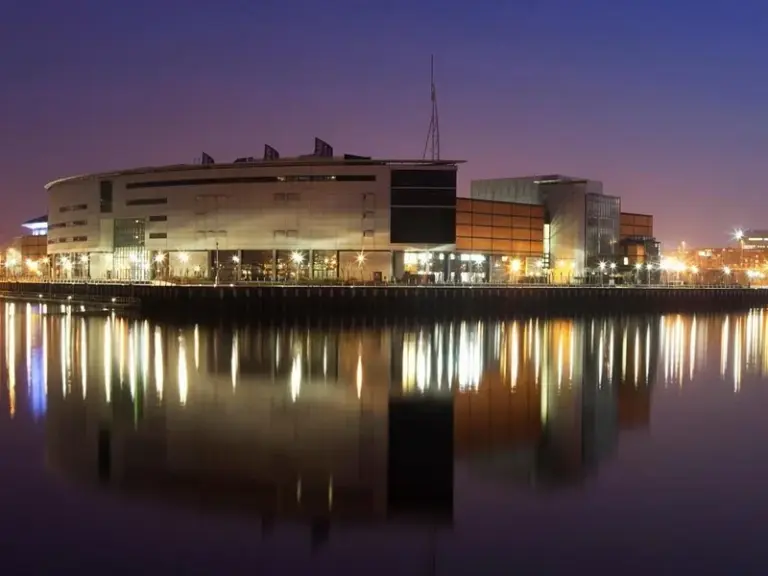 بافيليون أوديسي وساحة SSE