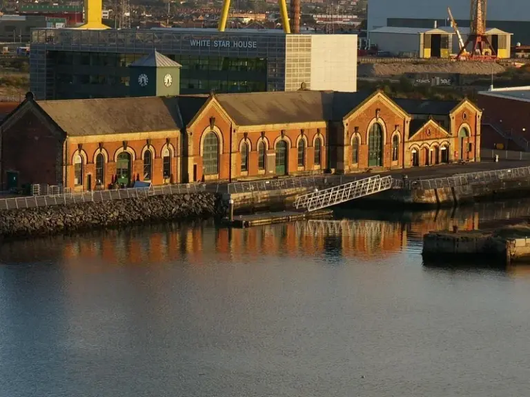 رصيف ومحطة ضخ تيتانيك