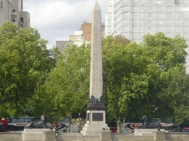 إبرة كليوباترا