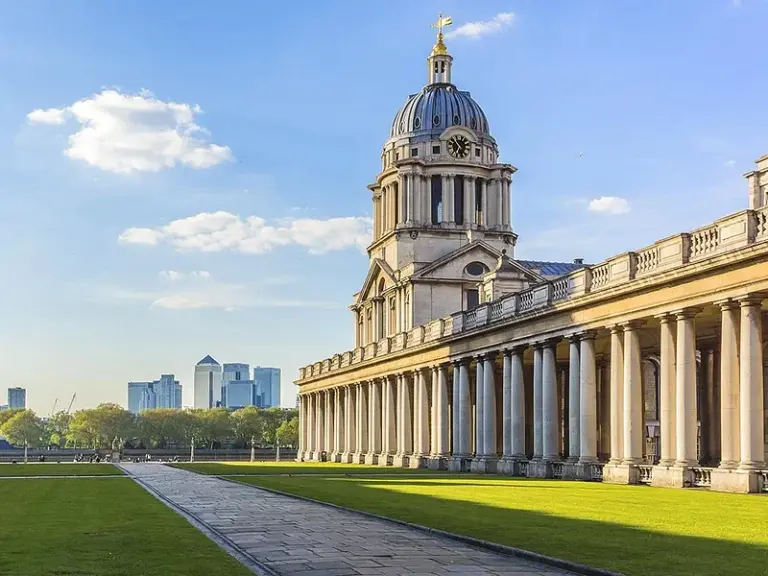 الكلية البحرية الملكية القديمة