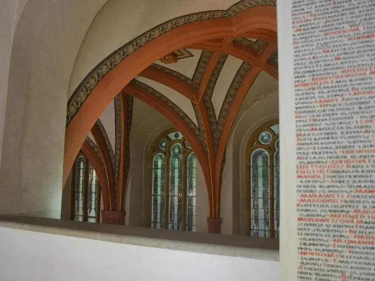 كنيس بينكاس (Pinkasova Synagoga) والمقبرة اليهودية القديمة (Starý Židovský Hřbitov)
